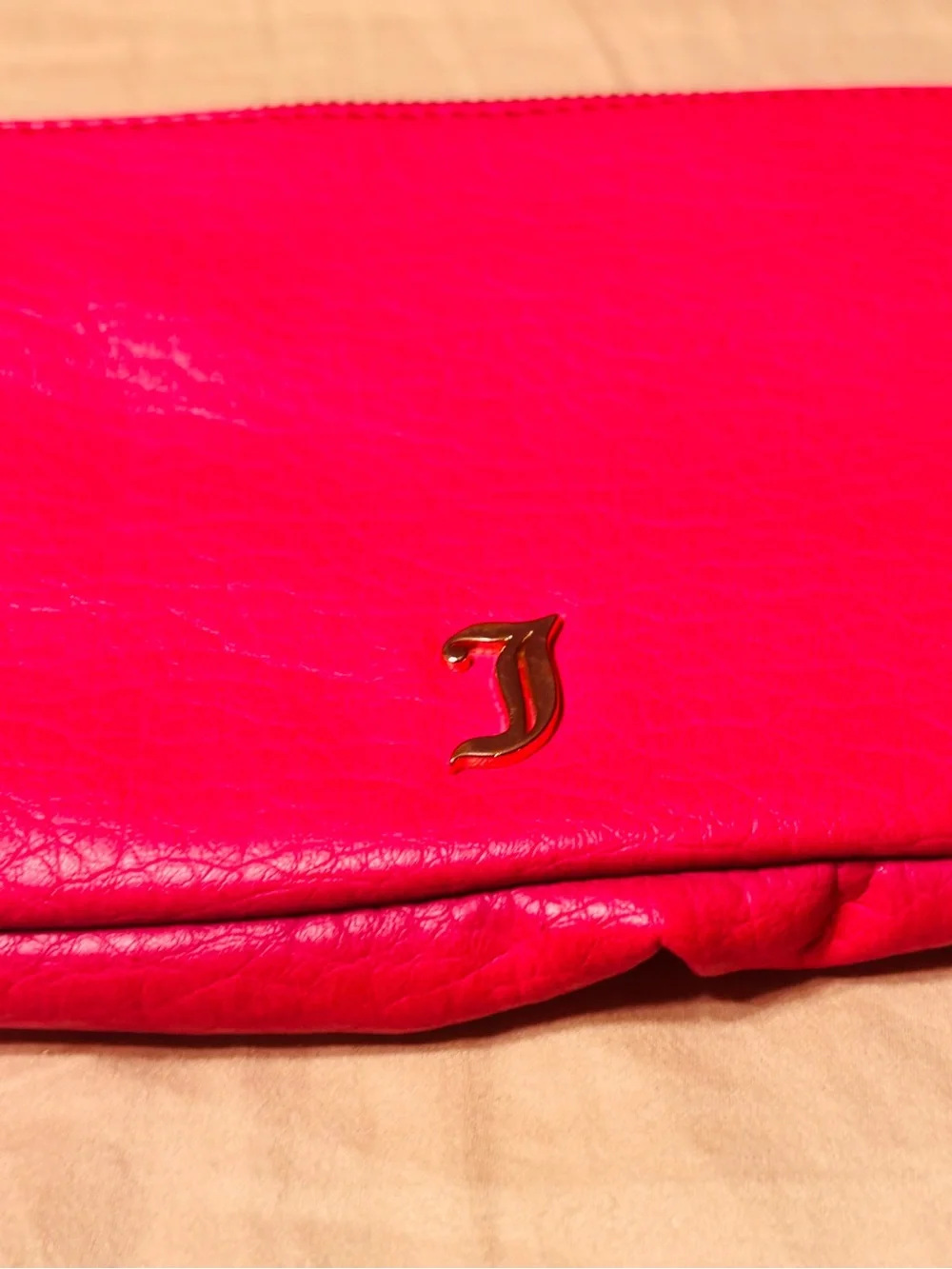 Juicy Couture Hot Pink Wristlet with Branded Logo Plate NWOT